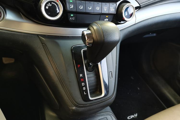 Used Honda CR-V 2015 2.0L two-wheel drive Fashion Edition Gear Lever