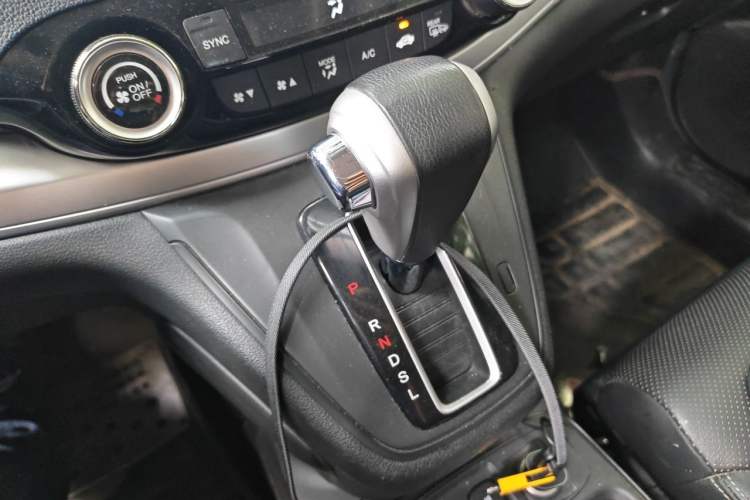 Used Honda CR-V 2015 2.4L two-wheel drive luxury version Gear Lever