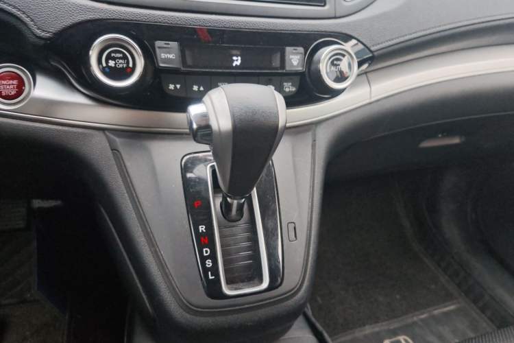 Used Honda CR-V 2015 2.4L two-wheel drive luxury version Gear Lever