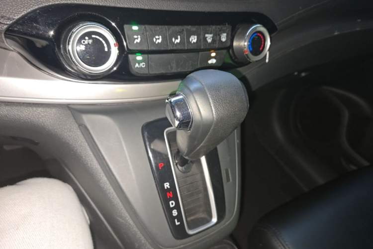 Used Honda CR-V 2015 2.0L two-wheel drive urban version Gear Lever