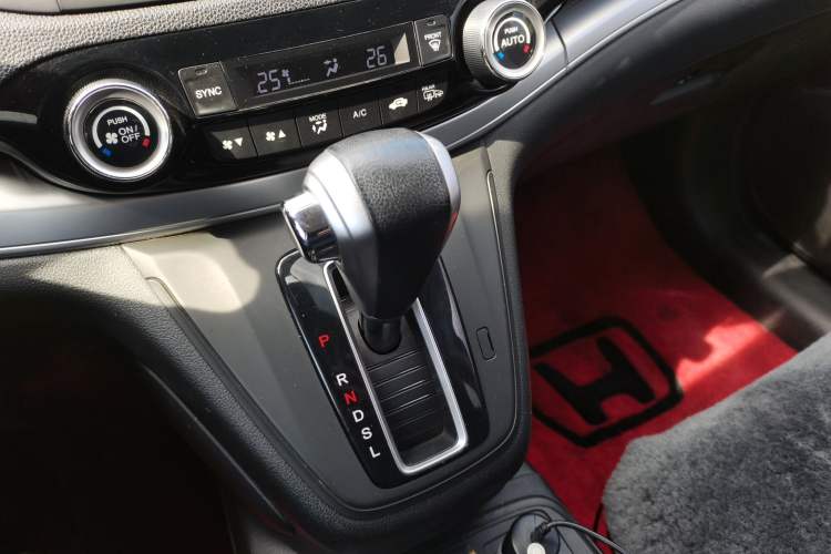 Used Honda CR-V 2015 2.4L two-wheel drive luxury version Gear Lever