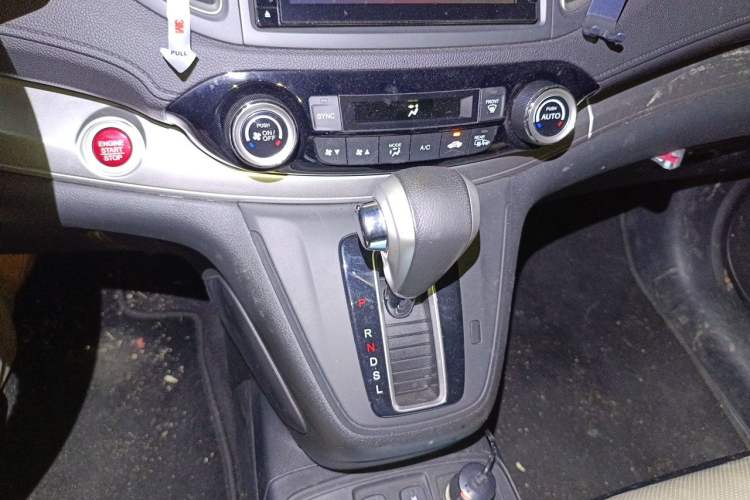 Used Honda CR-V 2015 2.4L two-wheel drive luxury version Gear Lever