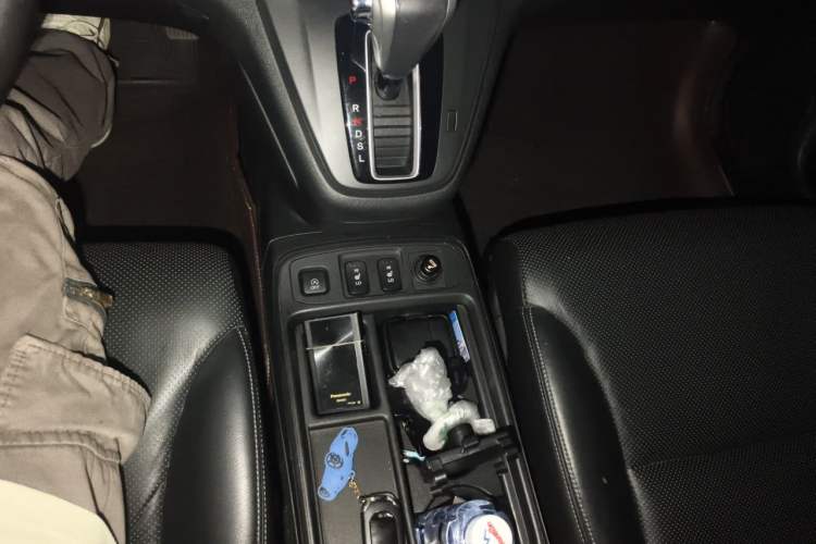 Used Honda CR-V 2015 2.4L four-wheel drive luxury version Gear Lever