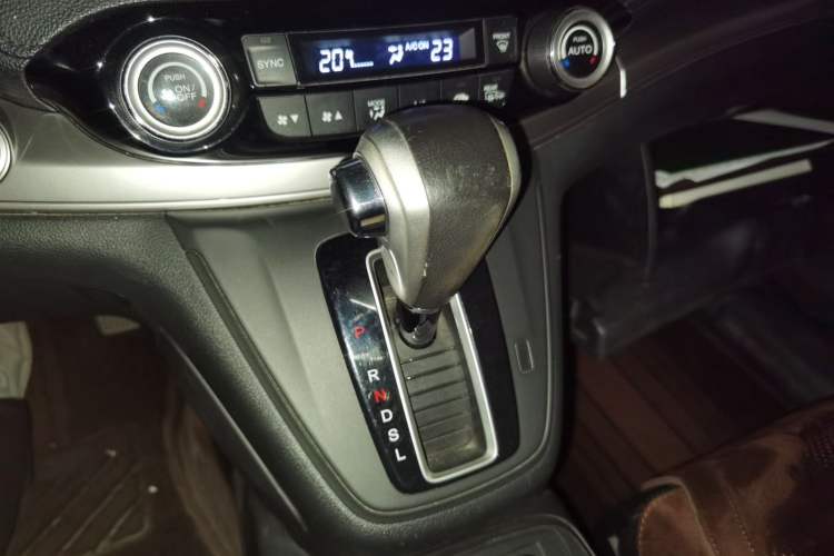 Used Honda CR-V 2015 2.4L four-wheel drive luxury version Gear Lever