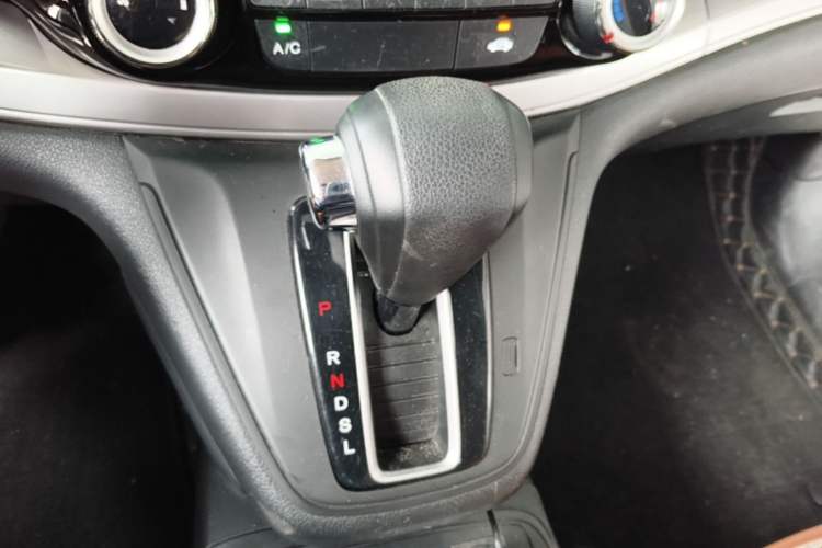 Used Honda CR-V 2015 2.0L two-wheel drive Fashion Edition Gear Lever