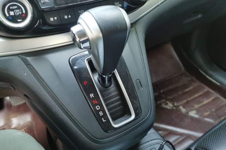 Used Honda CR-V 2015 2.4L two-wheel drive luxury version Gear Lever