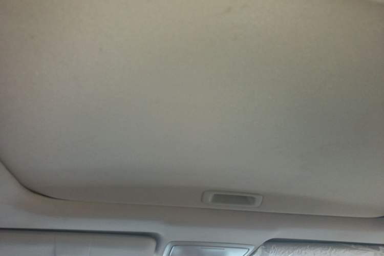 Used Honda CR-V 2015 2.0L two-wheel drive Fashion Edition Headliner
