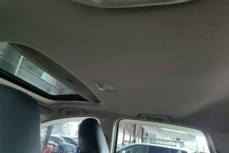 Used Honda CR-V 2015 2.0L two-wheel drive Fashion Edition Headliner
