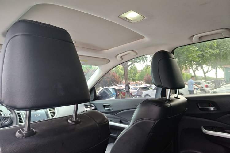 Used Honda CR-V 2015 2.4L two-wheel drive luxury version Headliner