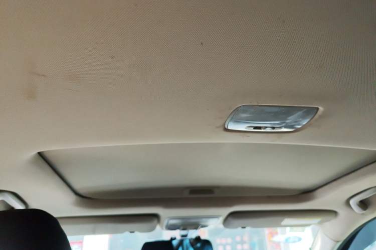 Used Honda CR-V 2015 2.0L two-wheel drive Fashion Edition Headliner