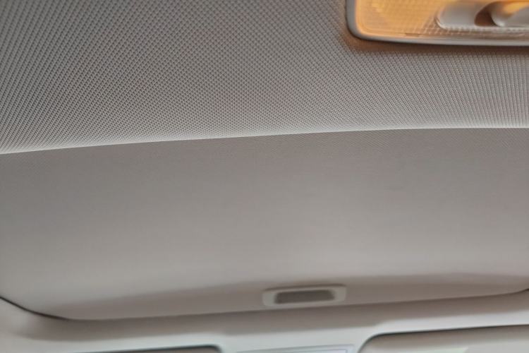 Used Honda CR-V 2015 2.4L two-wheel drive luxury version Headliner