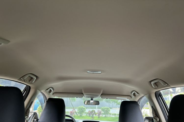 Used Honda CR-V 2015 2.0L two-wheel drive urban version Headliner