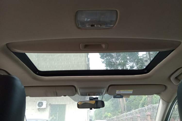 Used Honda CR-V 2015 2.0L two-wheel drive Fashion Edition Headliner