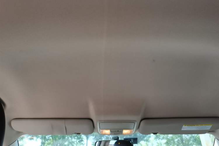 Used Honda CR-V 2015 2.0L two-wheel drive urban version Headliner