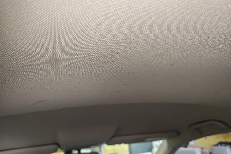 Used Honda CR-V 2015 2.0L two-wheel drive urban version Headliner