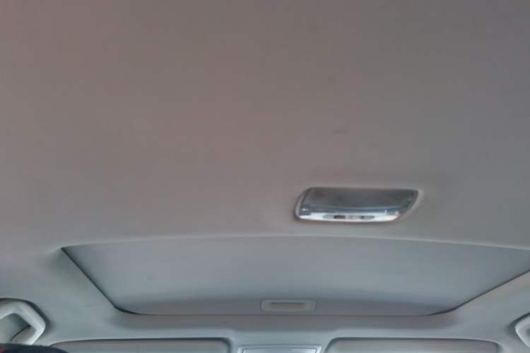 Used Honda CR-V 2015 2.4L four-wheel drive luxury version Headliner