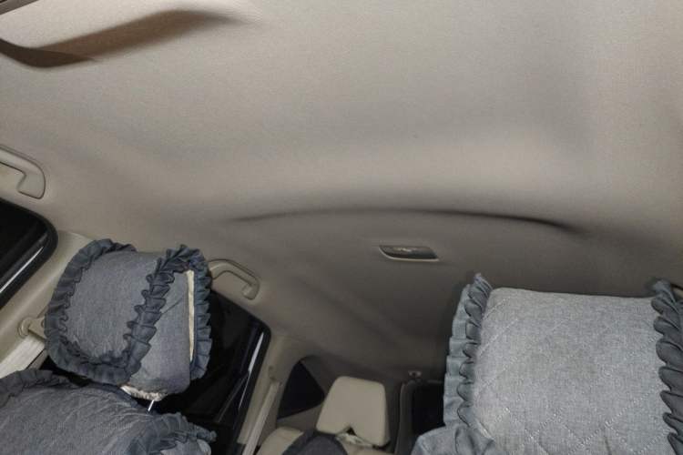 Used Honda CR-V 2015 2.0L two-wheel drive urban version Headliner