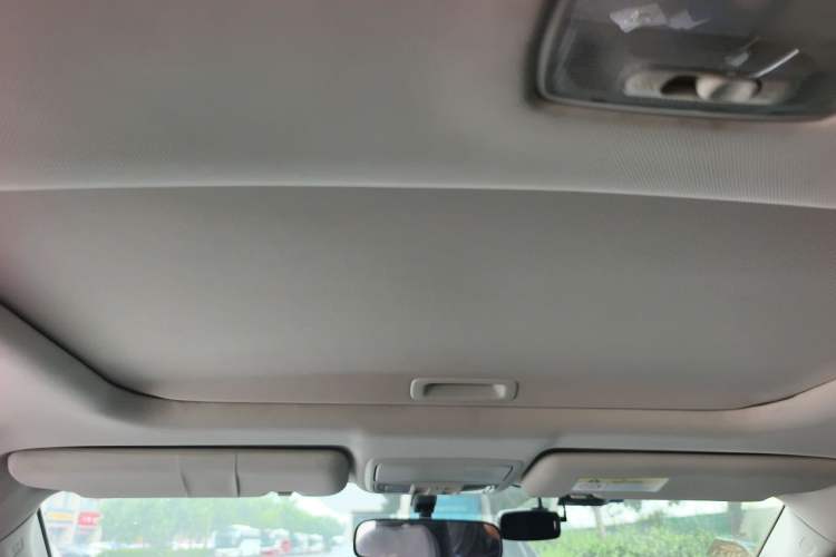 Used Honda CR-V 2015 2.4L two-wheel drive luxury version Headliner