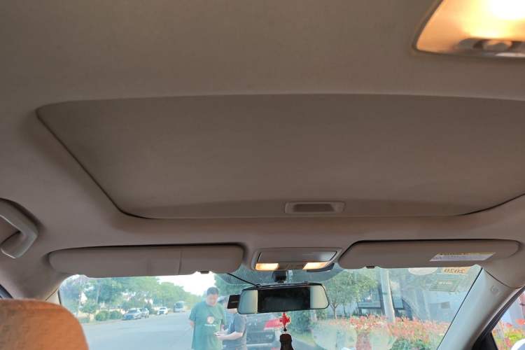 Used Honda CR-V 2015 2.0L two-wheel drive Fashion Edition Headliner