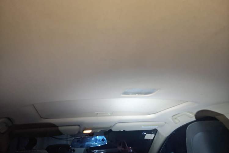Used Honda CR-V 2015 2.0L two-wheel drive Fashion Edition Headliner