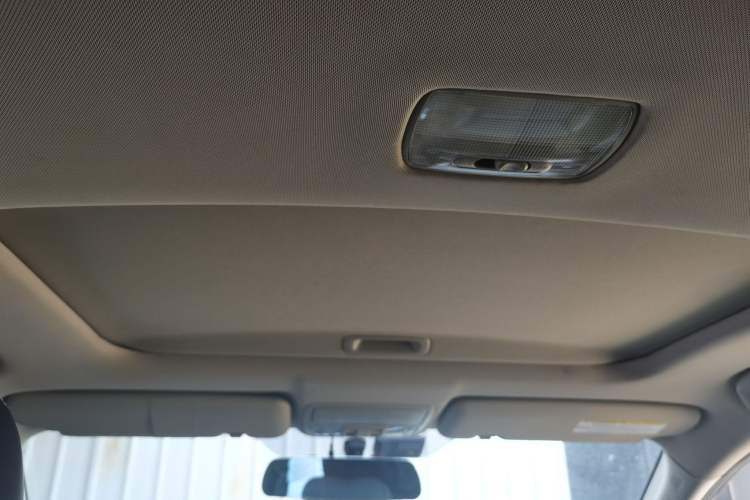 Used Honda CR-V 2015 2.0L two-wheel drive urban version Headliner