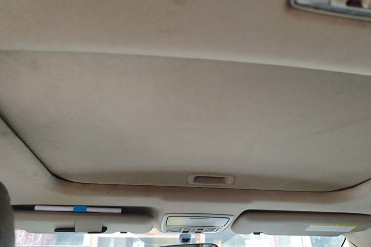 Used Honda CR-V 2015 2.0L Four-Wheel Drive Fashion Edition Headliner