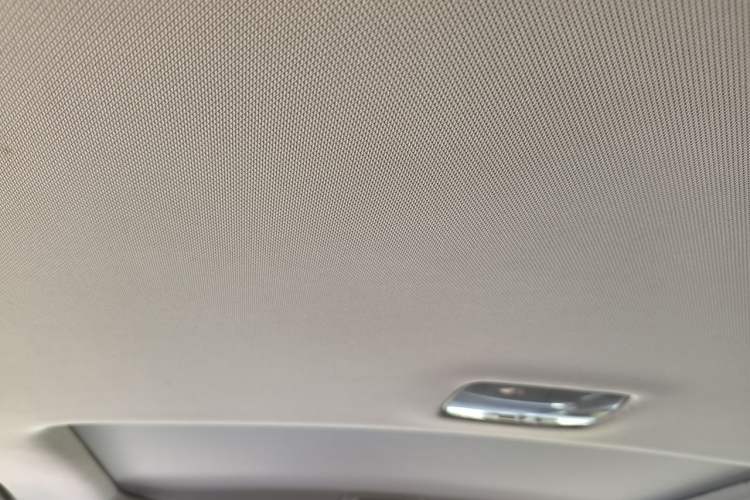 Used Honda CR-V 2015 2.4L two-wheel drive luxury version Headliner