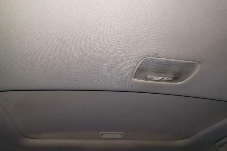 Used Honda CR-V 2015 2.4L two-wheel drive luxury version Headliner