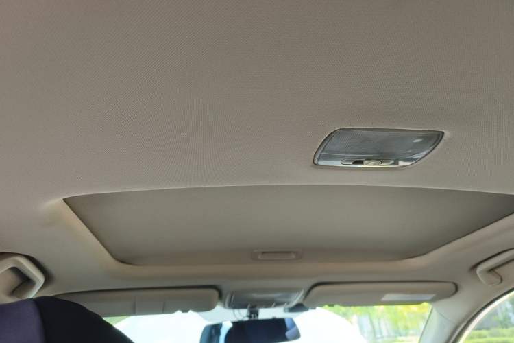 Used Honda CR-V 2015 2.0L two-wheel drive Fashion Edition Headliner