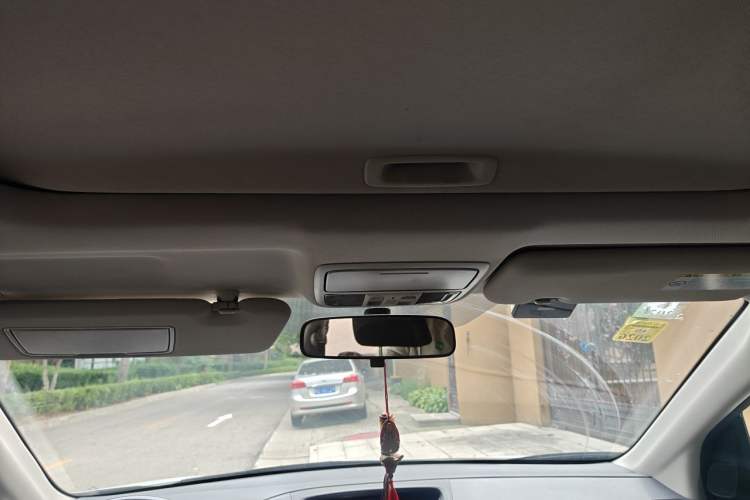 Used Honda CR-V 2015 2.4L two-wheel drive luxury version Headliner