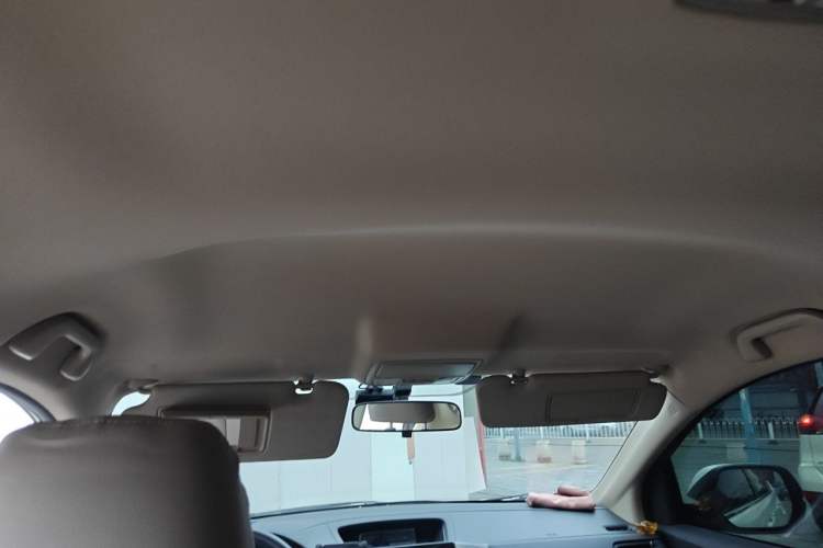 Used Honda CR-V 2015 2.0L two-wheel drive urban version Headliner