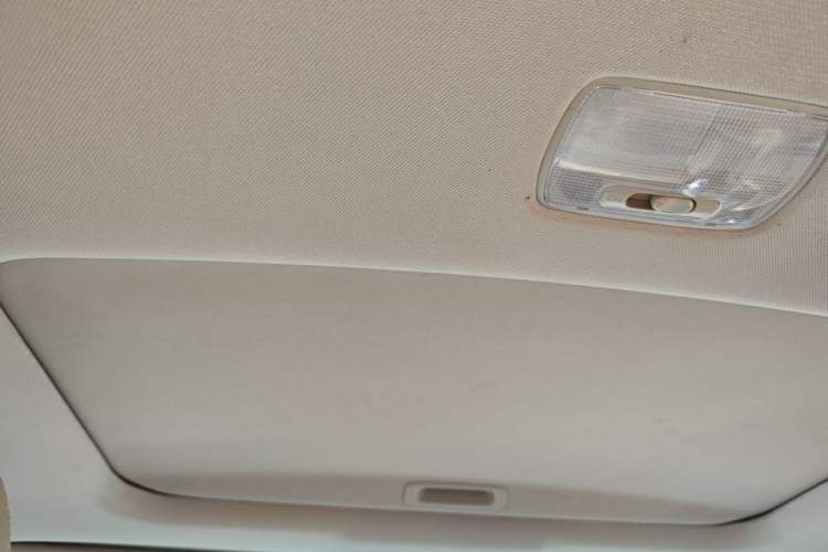 Used Honda CR-V 2015 2.0L two-wheel drive Fashion Edition Headliner