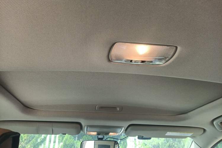 Used Honda CR-V 2015 2.0L two-wheel drive Fashion Edition Headliner