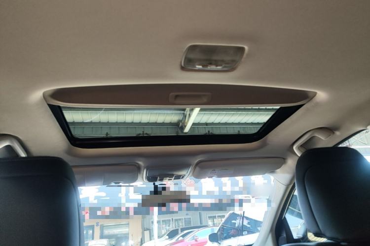 Used Honda CR-V 2015 2.4L two-wheel drive luxury version Headliner