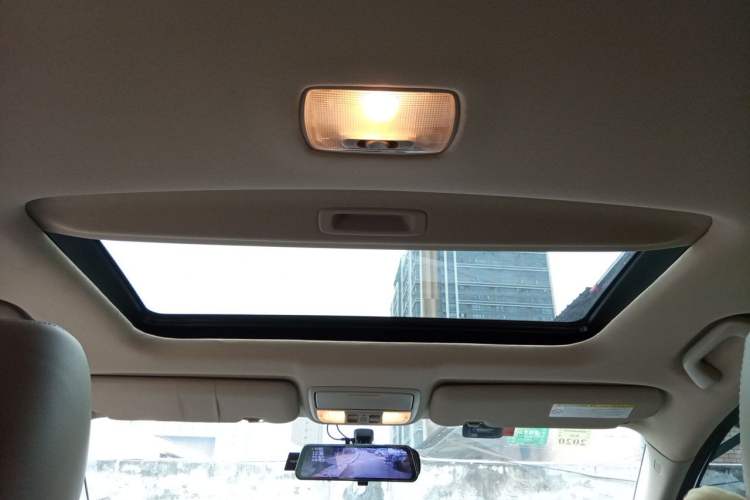 Used Honda CR-V 2015 2.0L two-wheel drive Fashion Edition Headliner