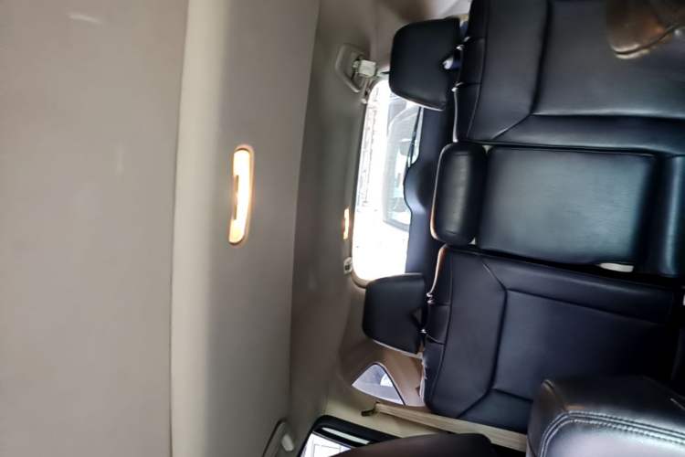 Used Honda CR-V 2015 2.0L two-wheel drive Fashion Edition Headliner