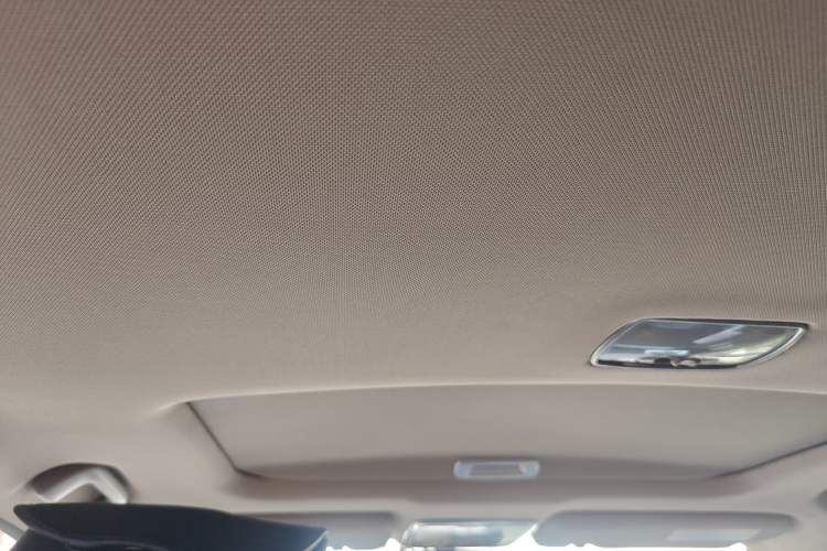 Used Honda CR-V 2015 2.0L two-wheel drive Fashion Edition Headliner