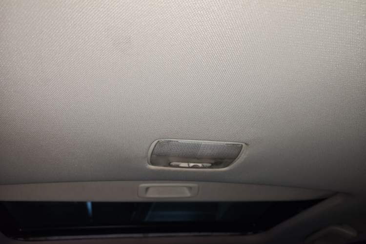 Used Honda CR-V 2015 2.4L four-wheel drive luxury version Headliner