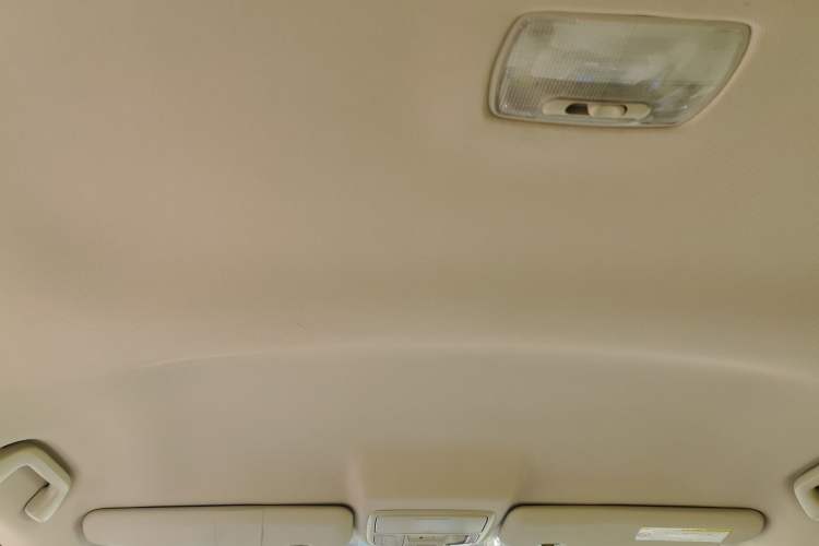 Used Honda CR-V 2015 2.0L two-wheel drive urban version Headliner