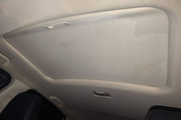 Used Honda CR-V 2015 2.4L four-wheel drive luxury version Headliner