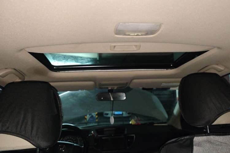 Used Honda CR-V 2015 2.0L two-wheel drive Fashion Edition Headliner