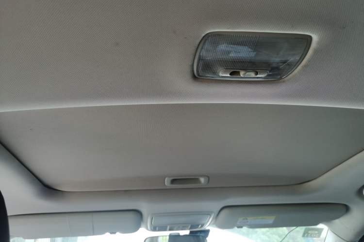 Used Honda CR-V 2015 2.4L two-wheel drive luxury version Headliner