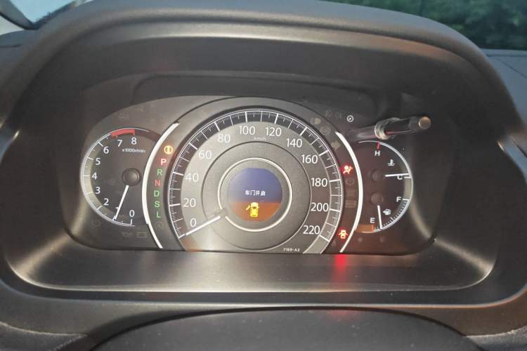Used Honda CR-V 2015 2.4L two-wheel drive luxury version Instrument Cluster