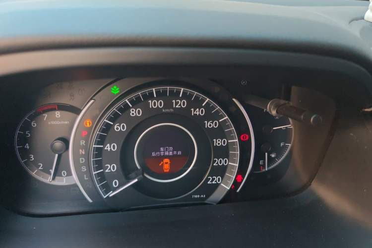 Used Honda CR-V 2015 2.4L two-wheel drive luxury version Instrument Cluster