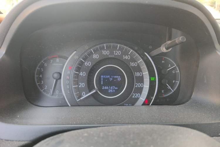 Used Honda CR-V 2015 2.4L four-wheel drive luxury version Instrument Cluster
