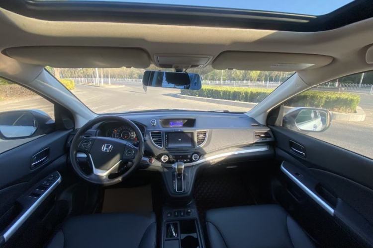 Used Honda CR-V 2015 2.4L two-wheel drive luxury version Interior 1