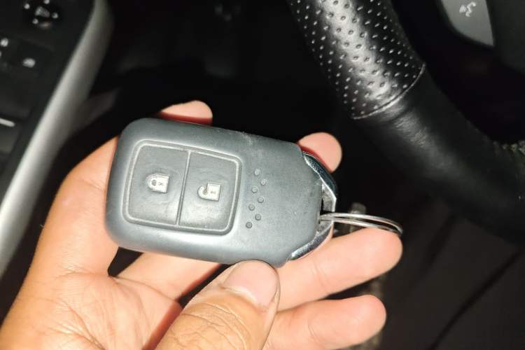 Used Honda CR-V 2015 2.4L two-wheel drive luxury version Interior 1