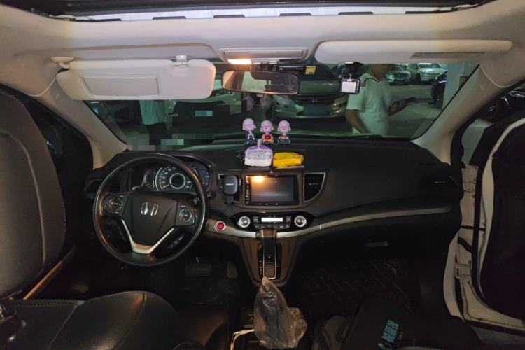 Used Honda CR-V 2015 2.4L two-wheel drive luxury version Interior 2