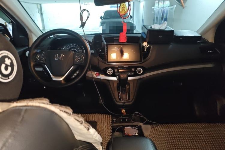 Used Honda CR-V 2015 2.4L two-wheel drive luxury version Interior 2