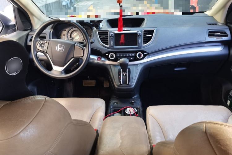 Used Honda CR-V 2015 2.0L two-wheel drive Fashion Edition Interior 2